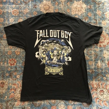 Винтажная футболка Fall Out Boy 2016 Wintour Is Coming Tour  2