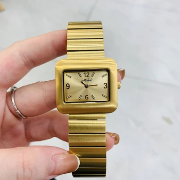 2023 Новые кварцевые женские часы В золотом корпусе, Доминирующий Индивидуально Простой Средневековый роскошный Ретро-браслет старшего бренда  5