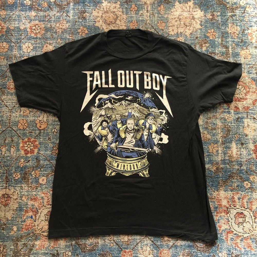 Винтажная футболка Fall Out Boy 2016 Wintour Is Coming Tour
